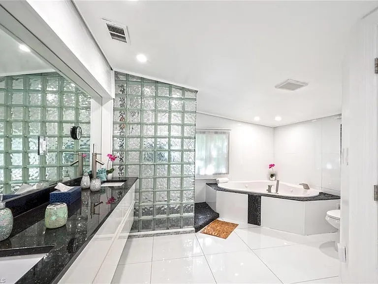 5940 English Oaks Ln — Photo 47