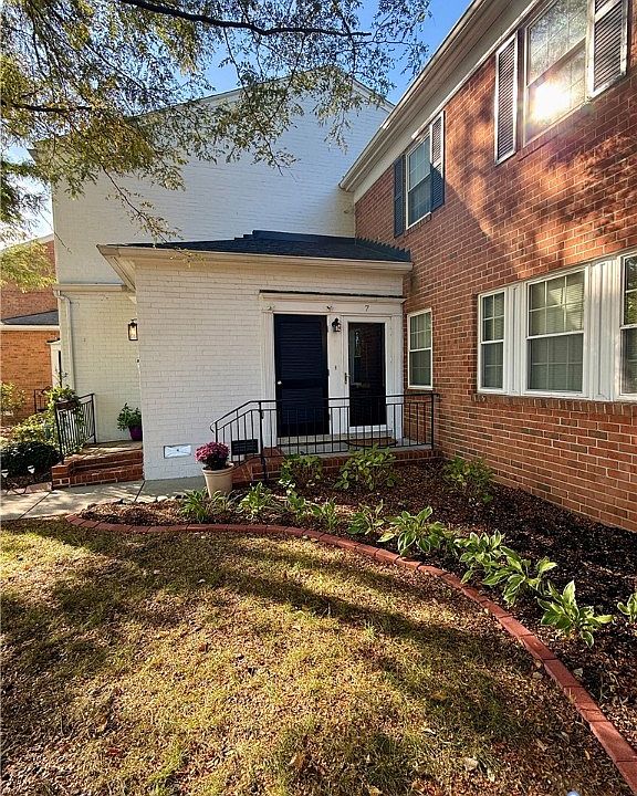 2nd image of 7 Fairhaven Ln