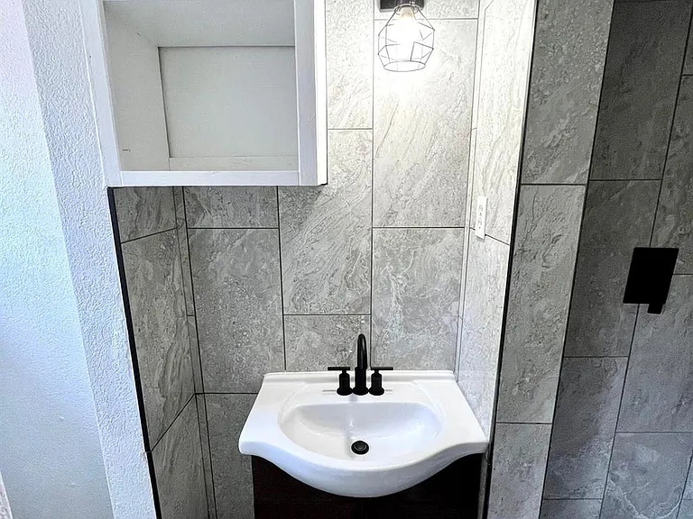 2107 Garvey Dr — Photo 23