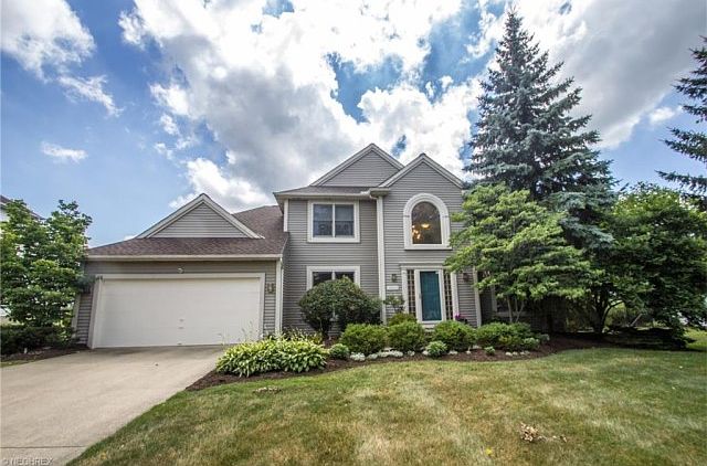 1st image of 32617 Seneca Dr