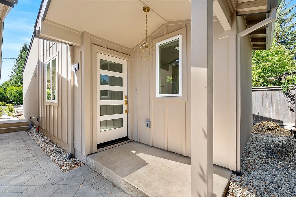 1411 Orange Ln — Photo 1