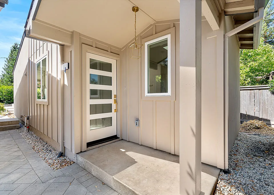 1413 Orange Ln