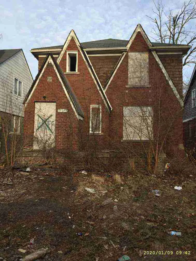 15925 Evanston St photo 1