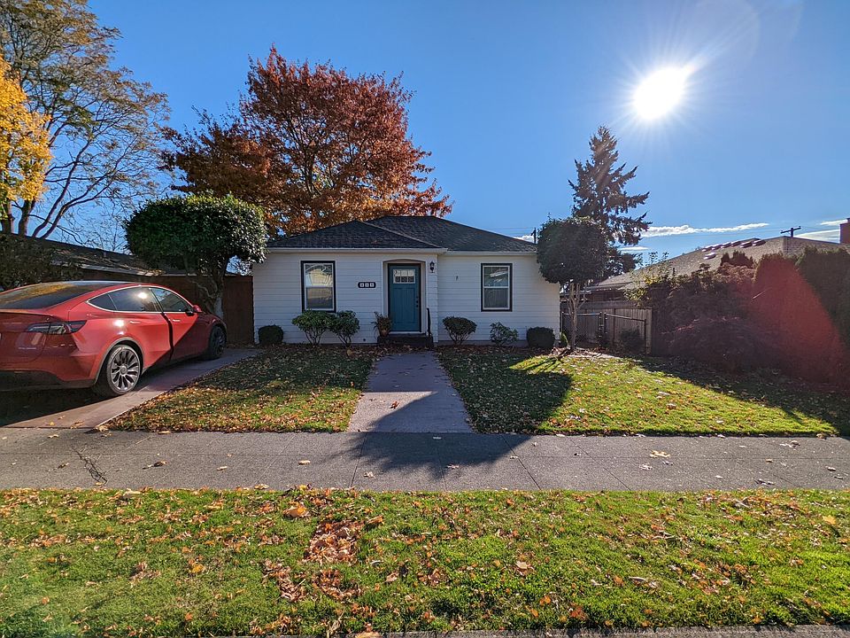 1st image of 215 W 28th St