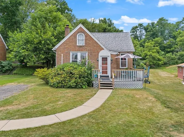 12 Sunrise Dr, Pittsburgh, PA 15236