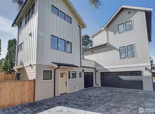 10216 40th Ave SW, Seattle, WA 98146