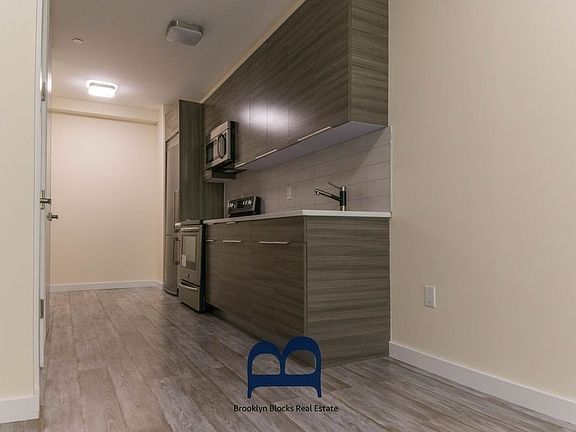4th image of 596 E 19th St APT 6D