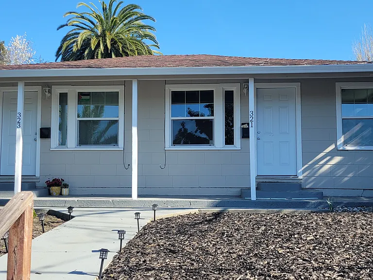 321 W K St — Photo 2