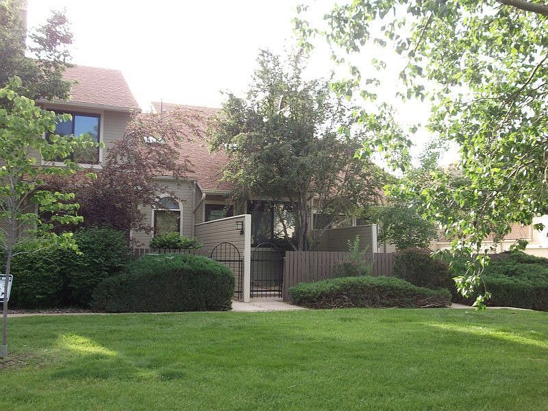 1st image of 300 S Taft Ct