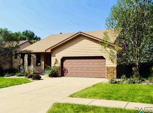 1208 N Connor Trl, Sioux Falls, SD 57103