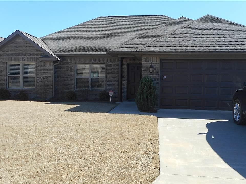 1st image of 608 Greenwood Dr
