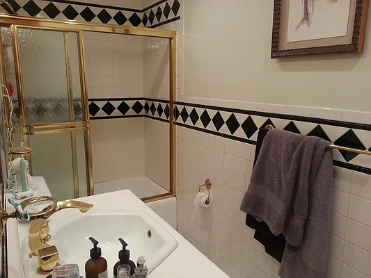 Rented by America Mecca Realty LLC | media 32