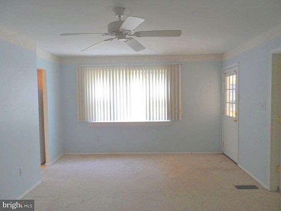 5th image of 604 Whittier Pkwy