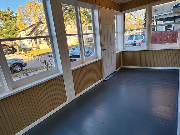 3rd image of 2620 Knight Ave