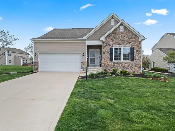 2010 Sugar Mill Dr, Pataskala, OH 43062