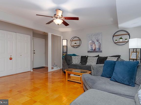 2nd image of 211 Crocker Dr APT B