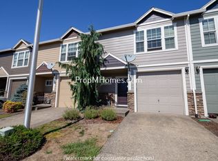 872 NW 3rd Ave, Canby, OR 97013