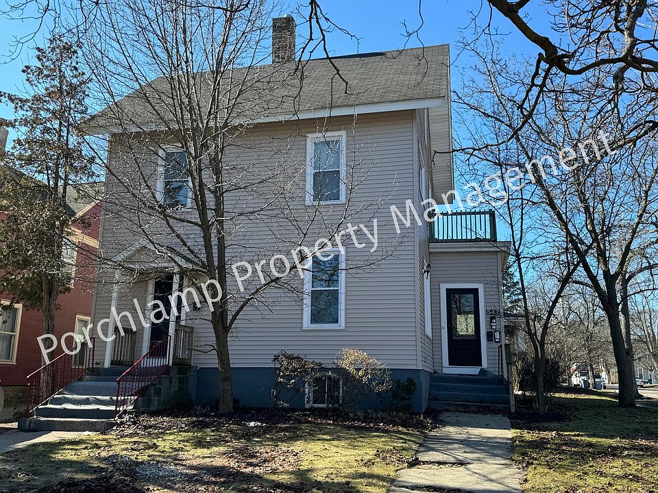 1st image of 547 Coit Ave NE APT 3