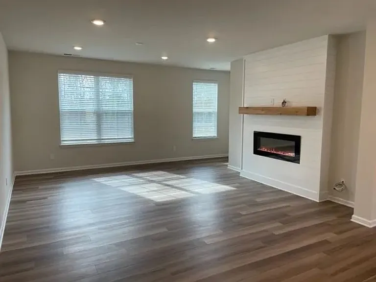 11059 Lawyers Rd — Photo 2
