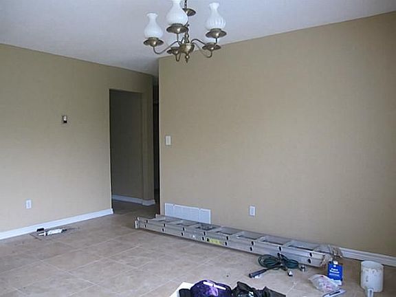5th image of 14918 Green Valley Dr