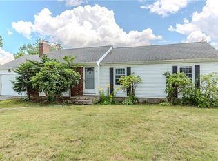 28 Randall St, Smithfield, RI 02828