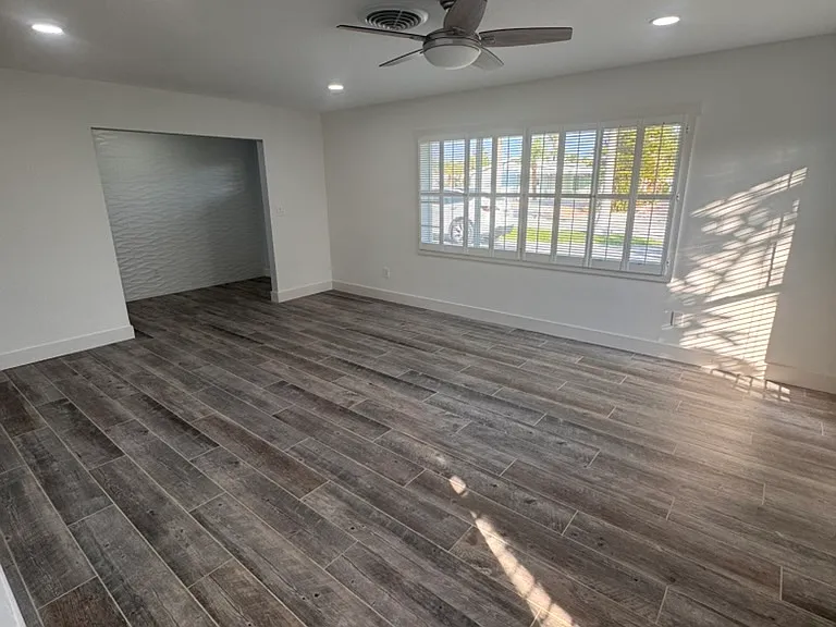 2215 W Vina Del Mar Blvd — Photo 8