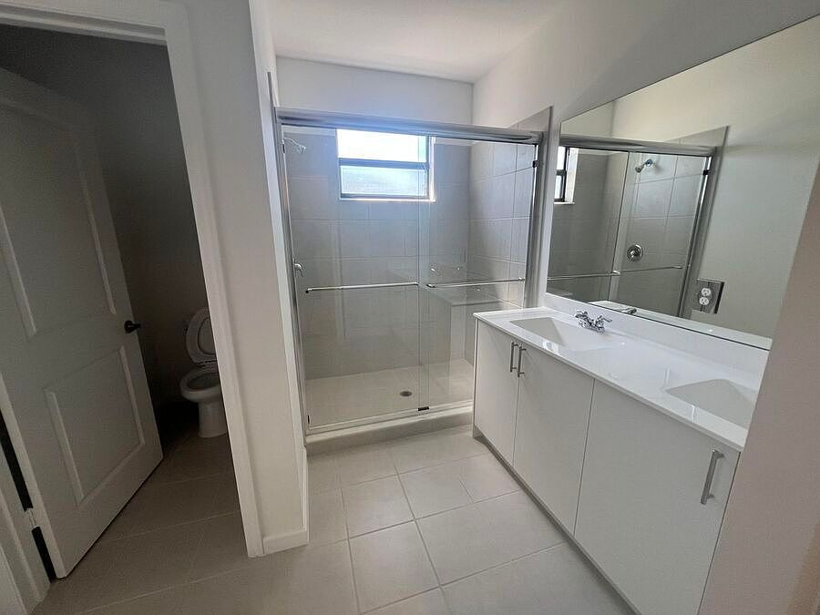 1st image of 2974 Park Ave