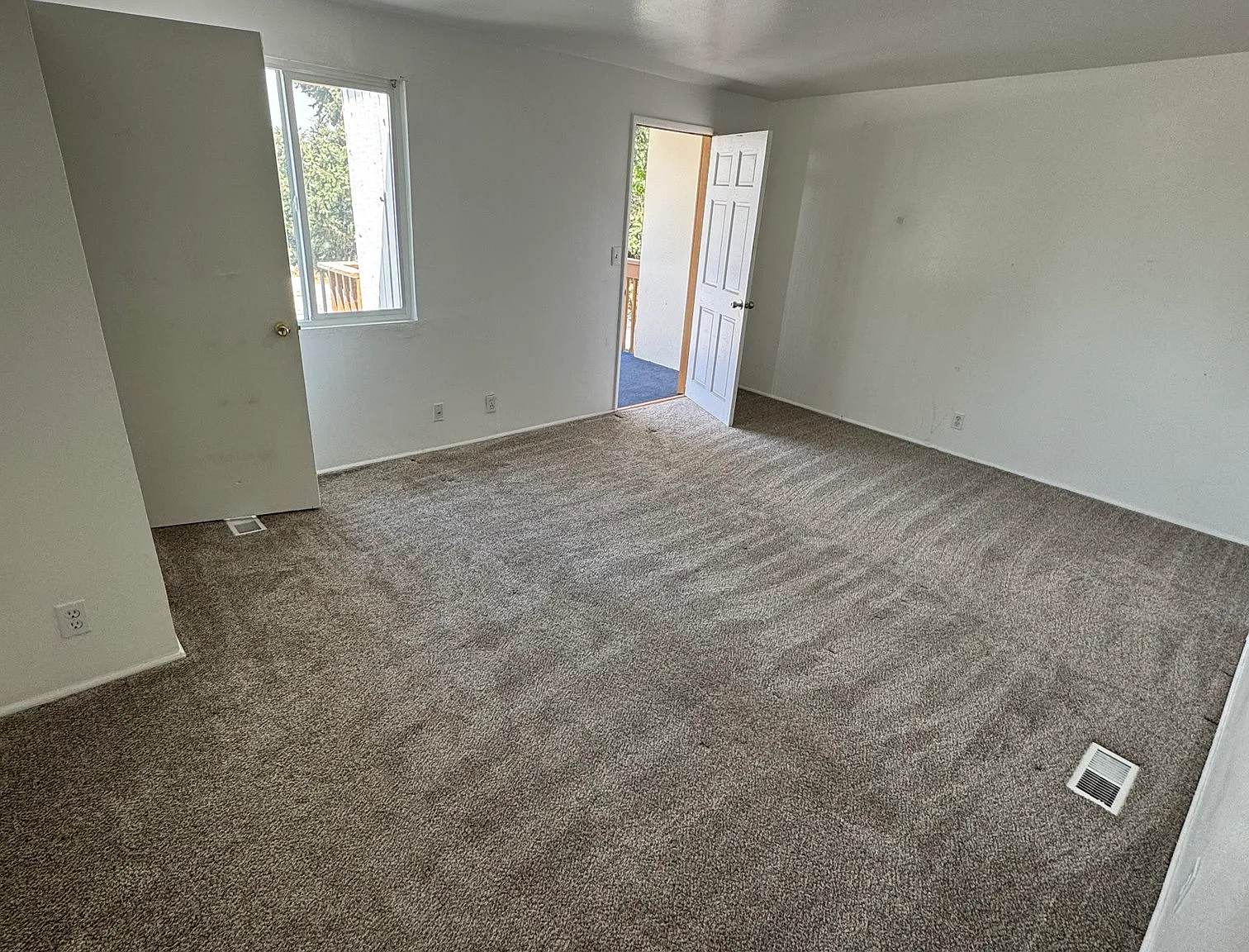 2 bed, 1000 sqft, $1,500 — Photo 3