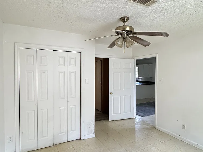 603 Winona St #B — Photo 6