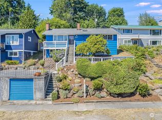 3237 48th Ave SW, Seattle, WA 98116