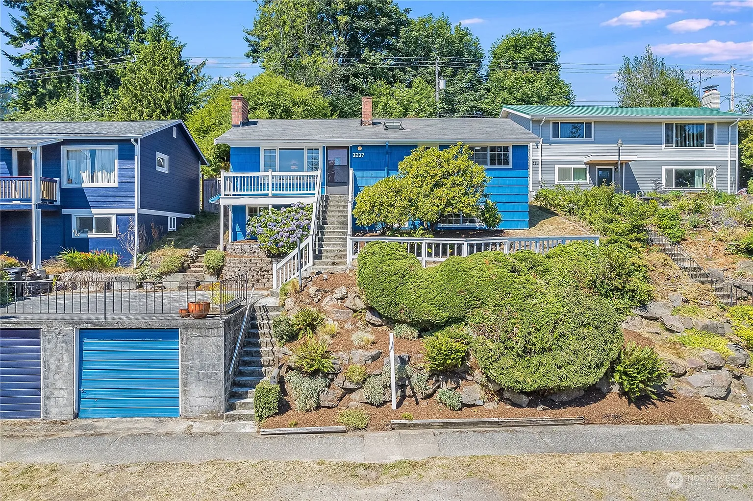 3237 48th Avenue SW photo 1