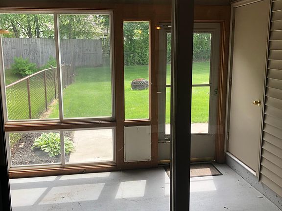 2nd image of 2205 Bridgewater Cir #B