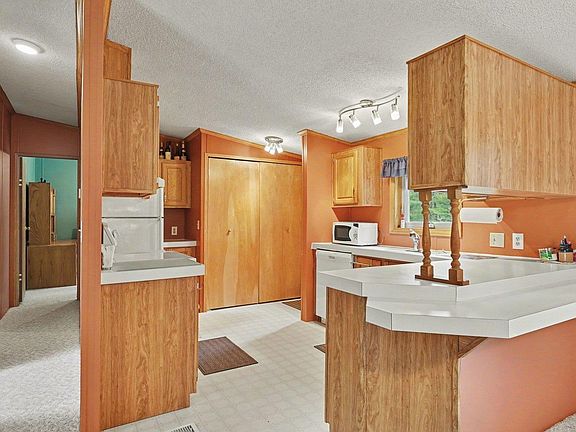 5th image of 1553 Mills Rd