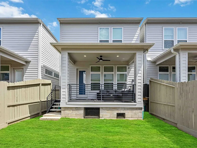 5821 Kansas St — Photo 32