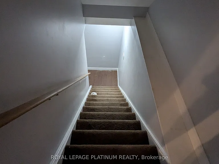 669 Zermatt Dr — Photo 17