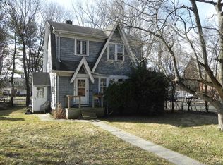 8 Lockwood Ln, Norwalk, CT 06851