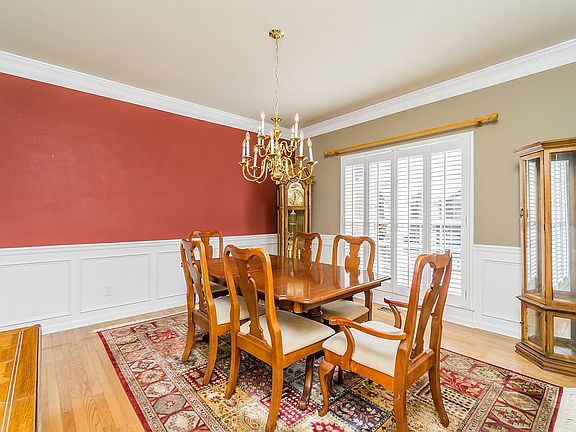 5th image of 2395 Summit Oaks Ct