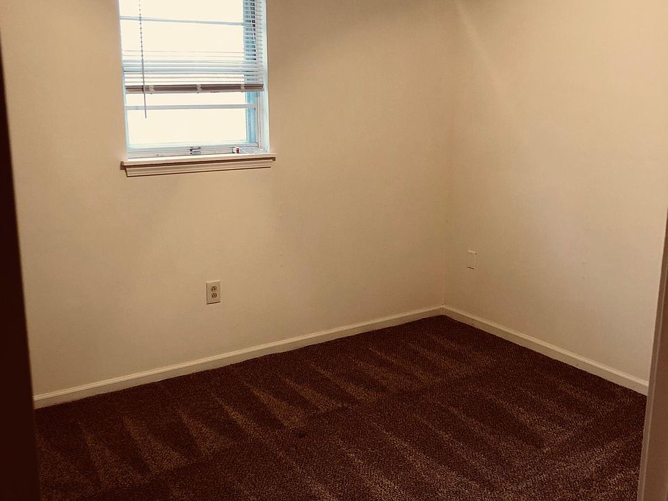 2nd image of 614 Pear Tree Cir