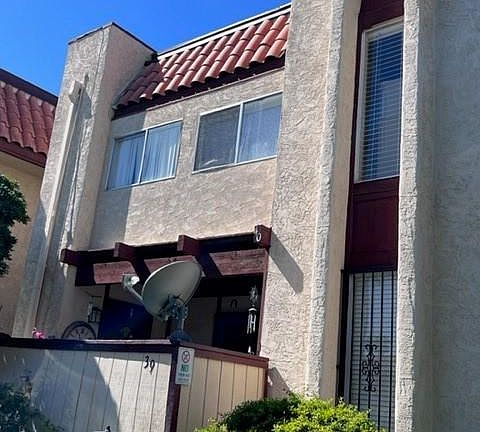 2nd image of 3152 S Eastern Ave Unit 40