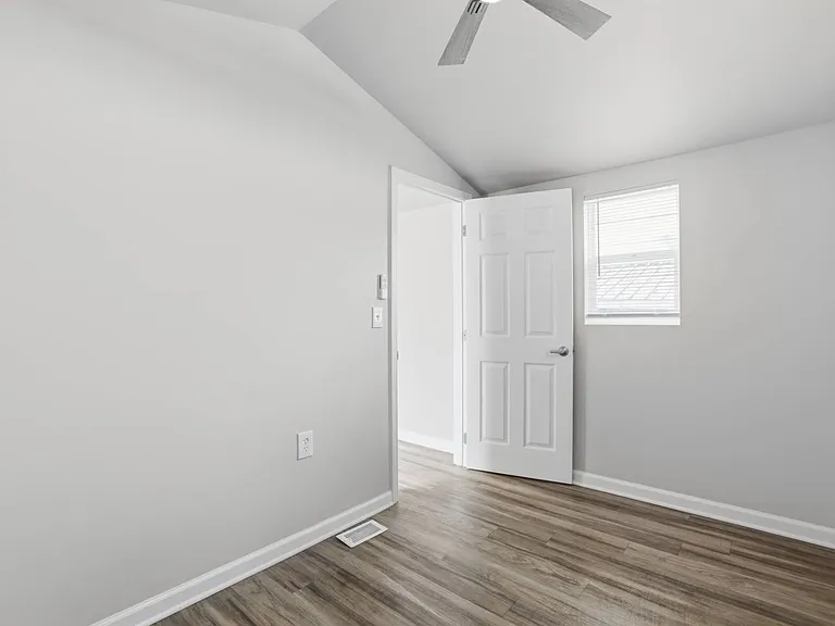 22600 Middlebelt Rd #D13 — Photo 10
