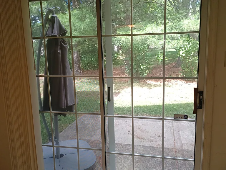 190 Victoria Ct — Photo 7