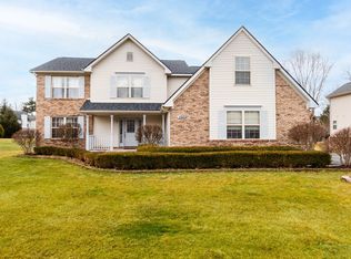 1505 Summerfield Ln, Howell, MI 48843