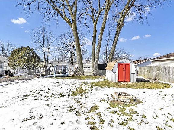 4th image of 358 Gayle Dr