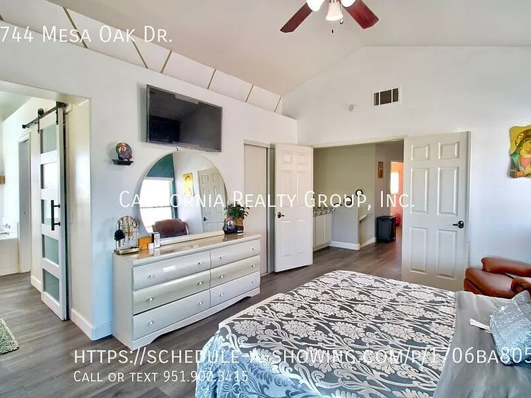 8744 Mesa Oak Dr — Photo 23
