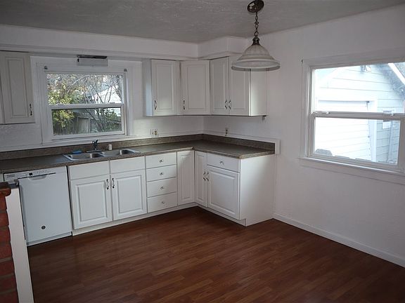 4th image of 104 Redberg Ave