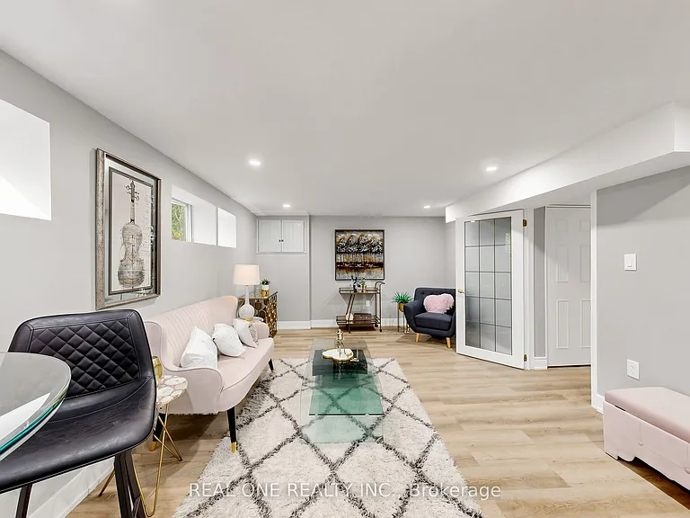 49 Bayview Pkwy #BASEMENT — Photo 9