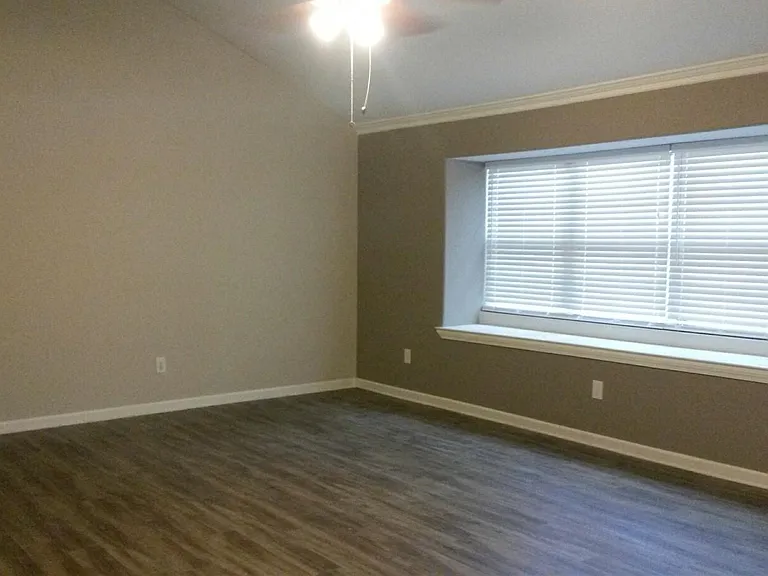 11307 Rousseau Dr — Photo 6