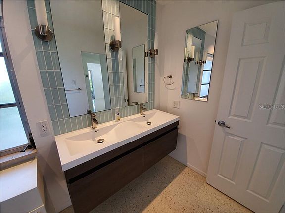 5th image of 3113 Mayflower St