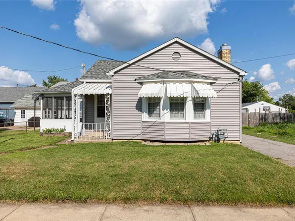 218 N Jackson St, Litchfield, IL 62056