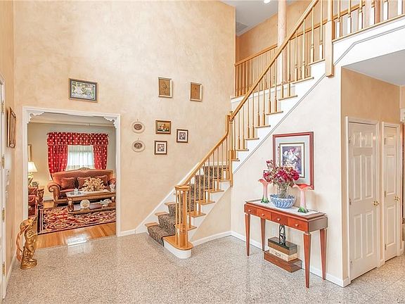 3rd image of 142 Highview Ave